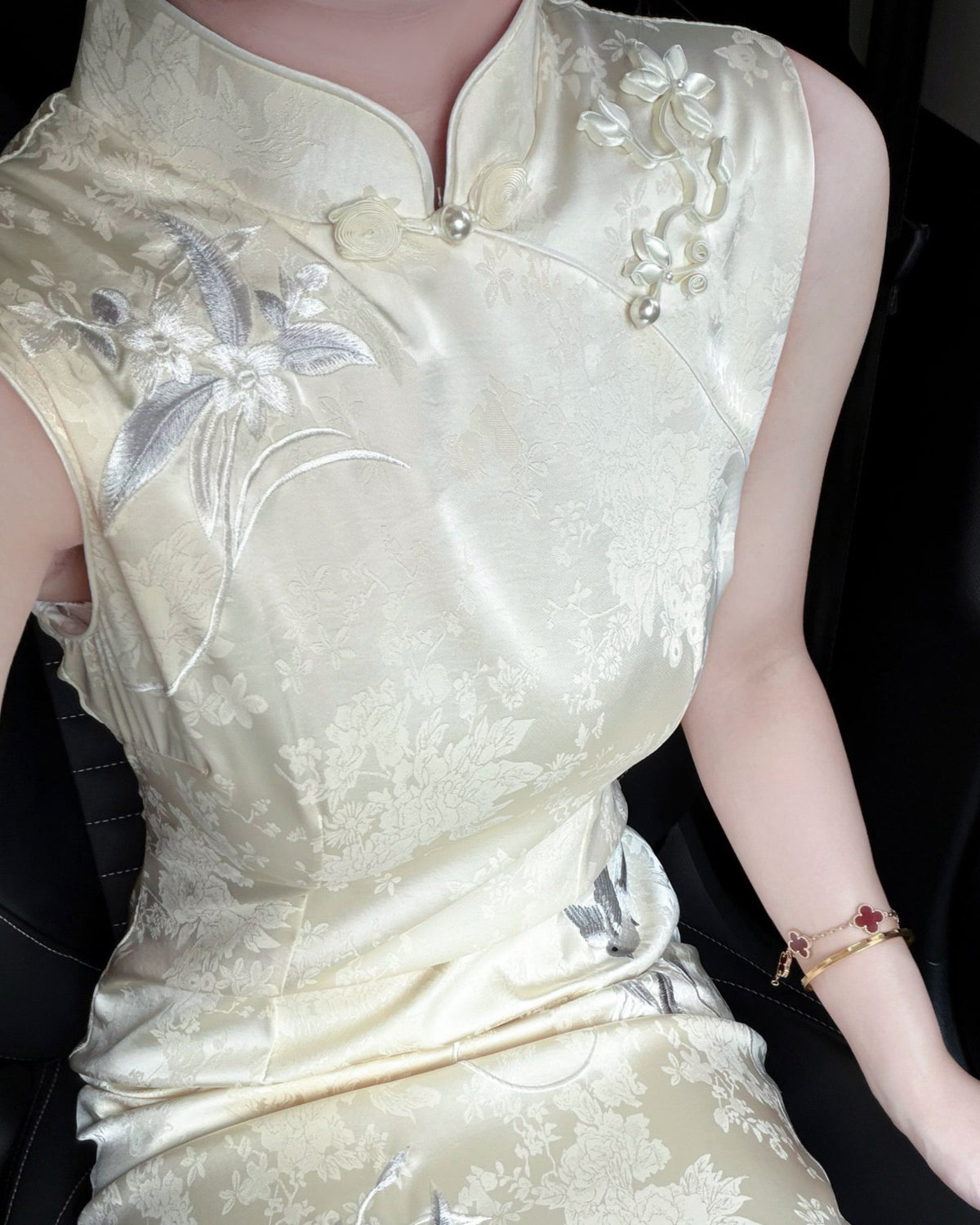 Brielle cheongsam (preorder/ 2 colours)