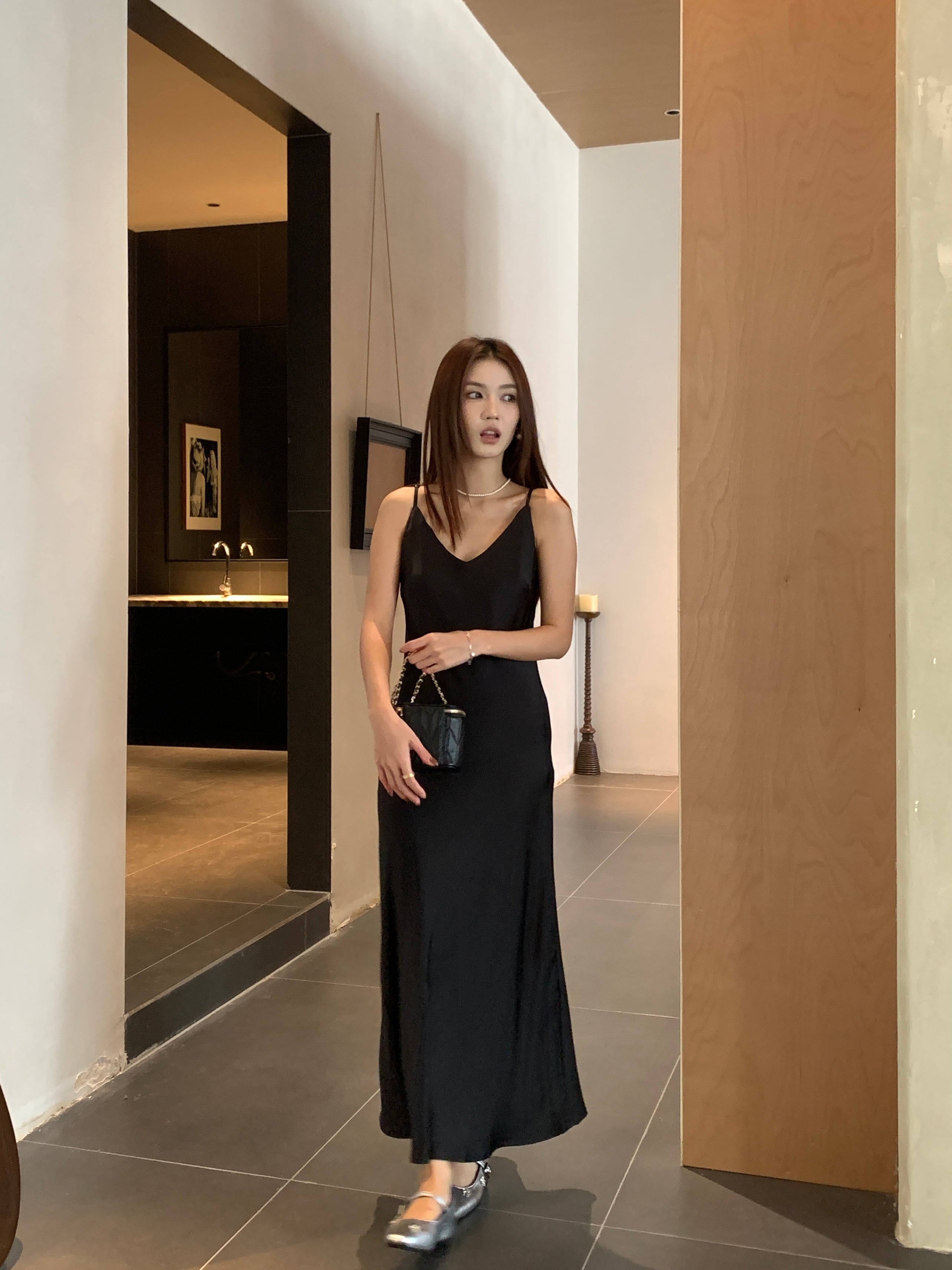 Base satin dress (ready stock in black (M)/ 3 colours)