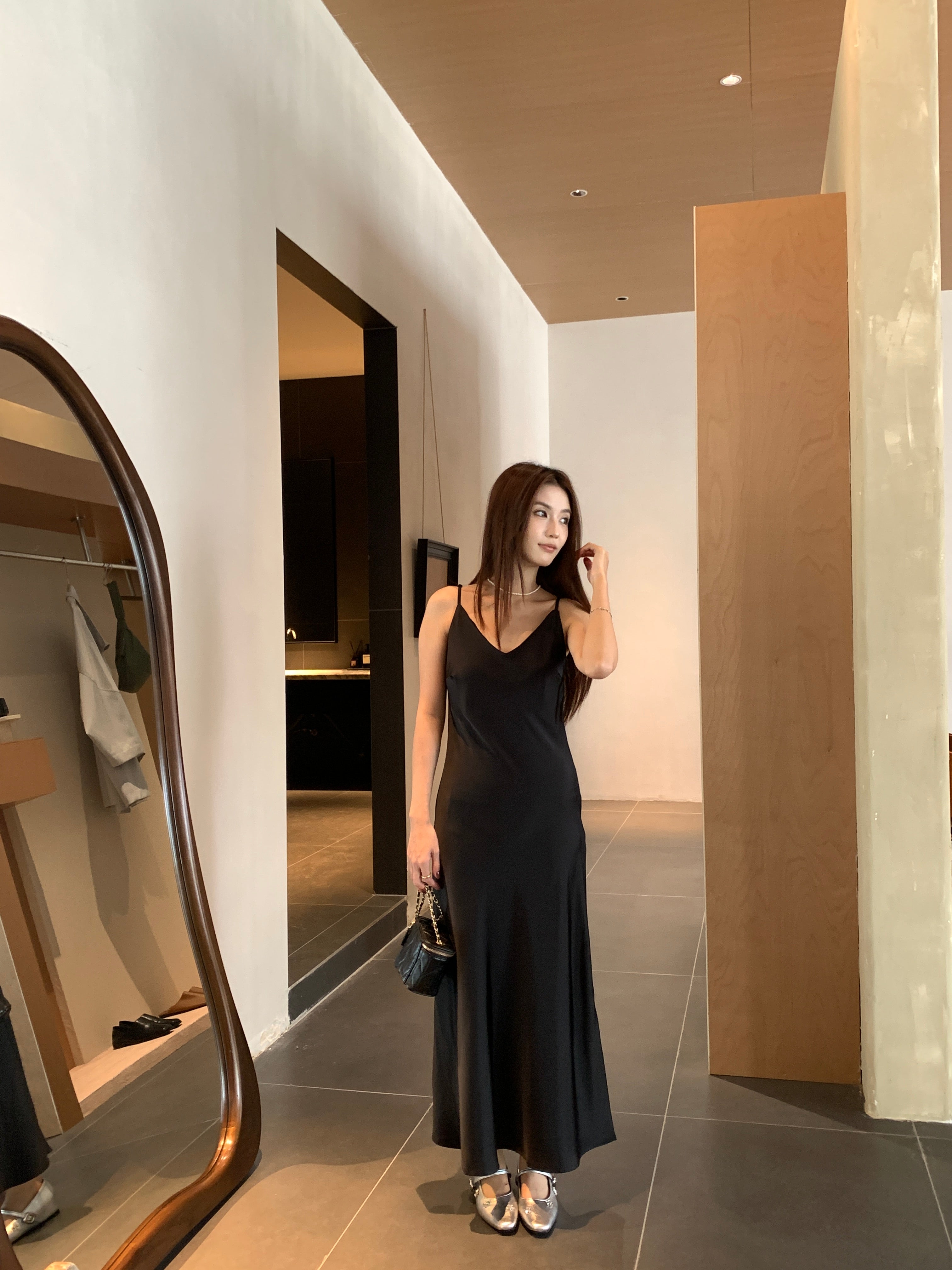 Base satin dress (ready stock in black (M)/ 3 colours)