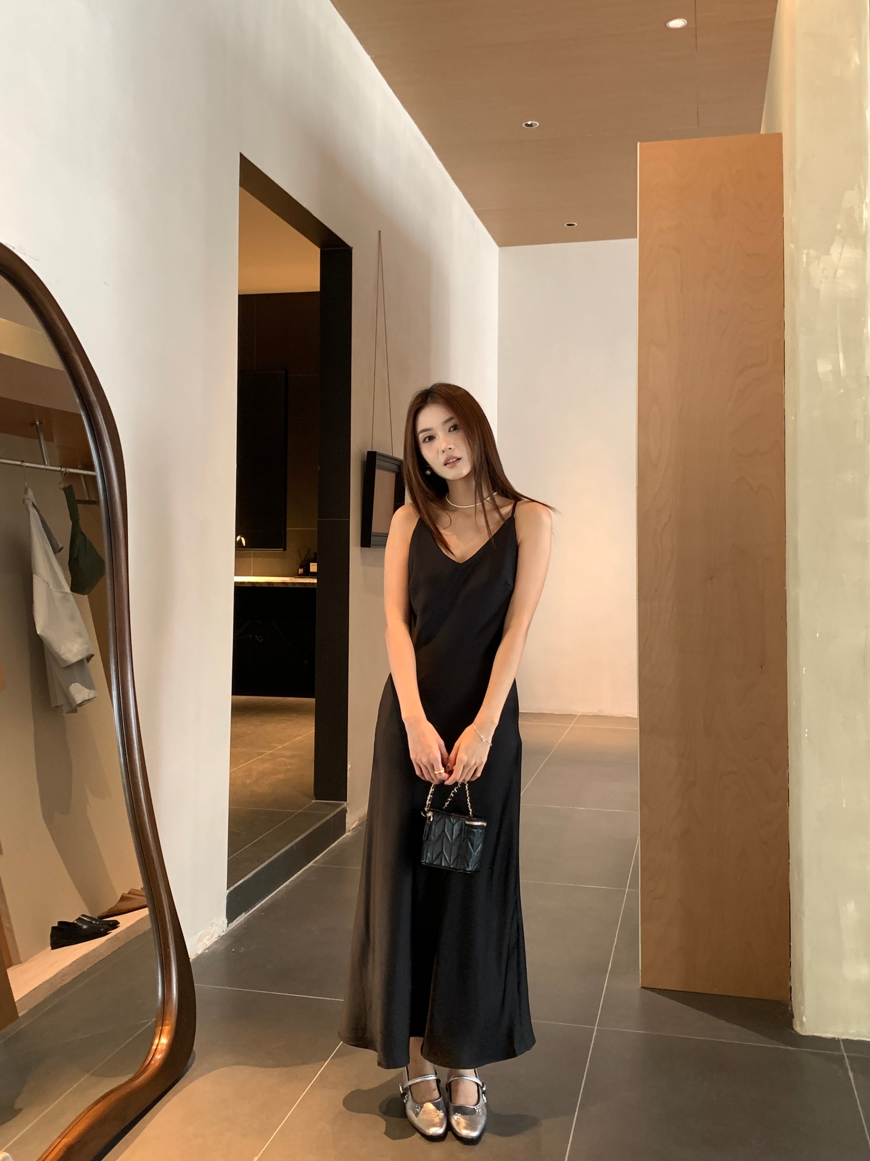 Base satin dress (ready stock in black (M)/ 3 colours)