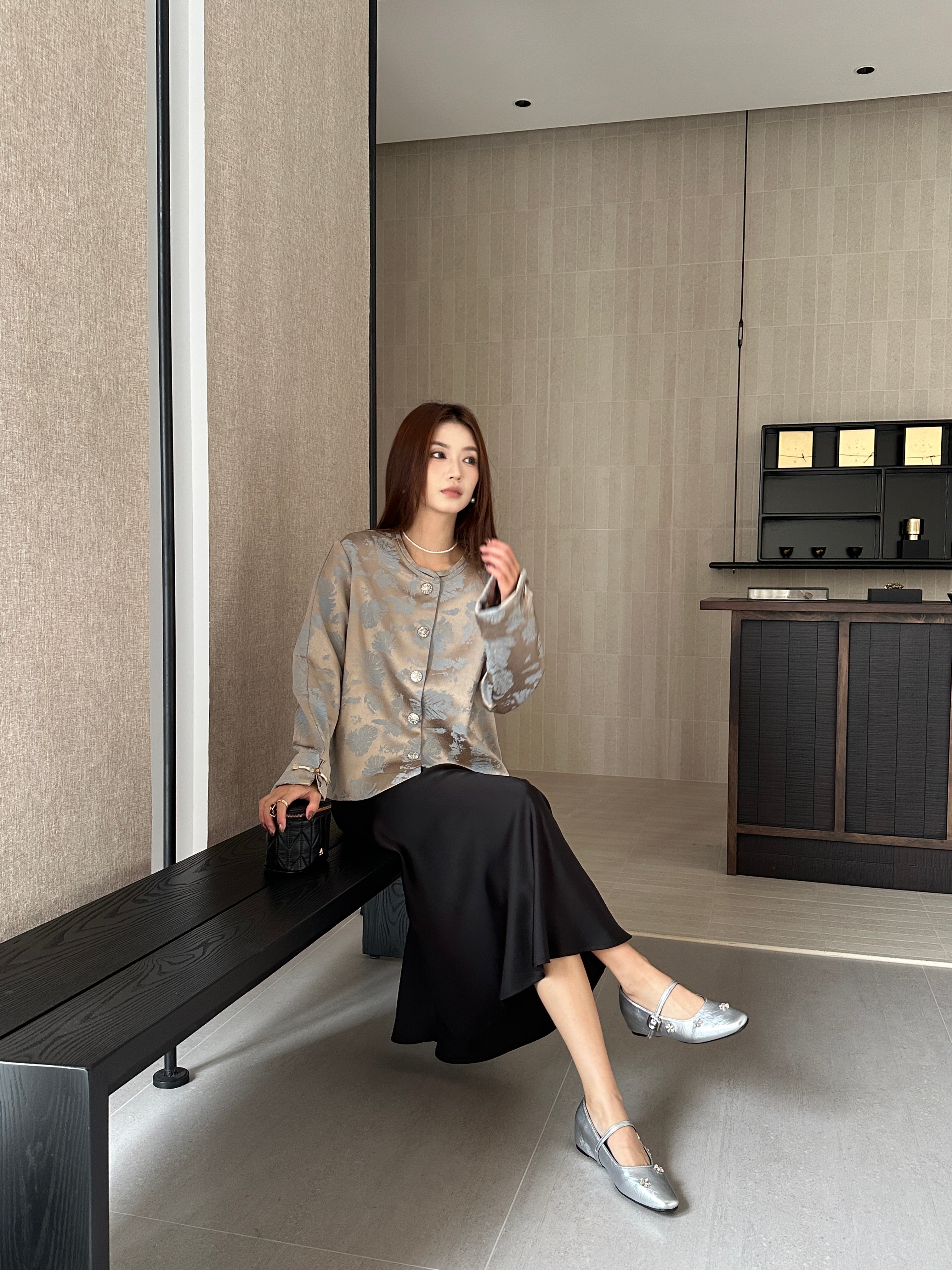 Base satin dress (ready stock in black (M)/ 3 colours)