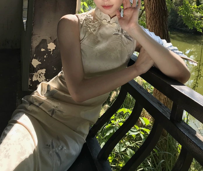Brielle cheongsam (preorder/ 2 colours)