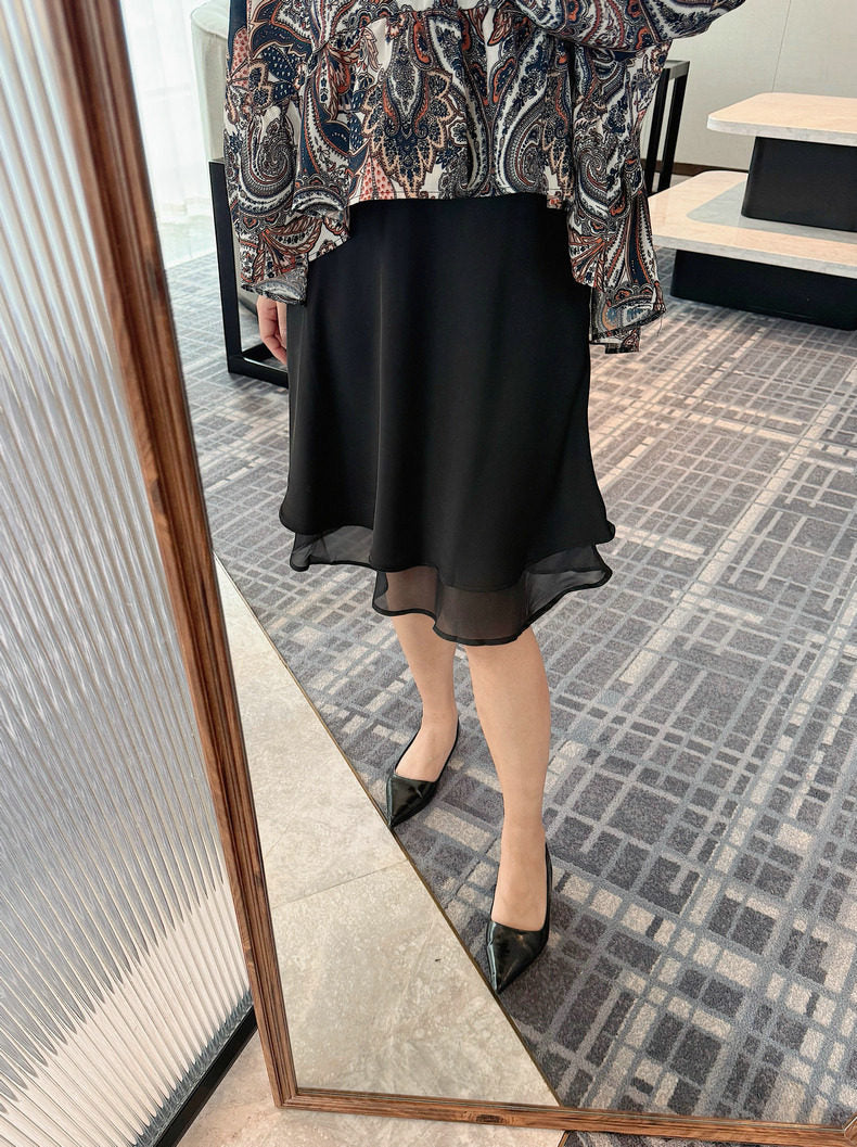 Miu skirt (preorder/ 2 colours)