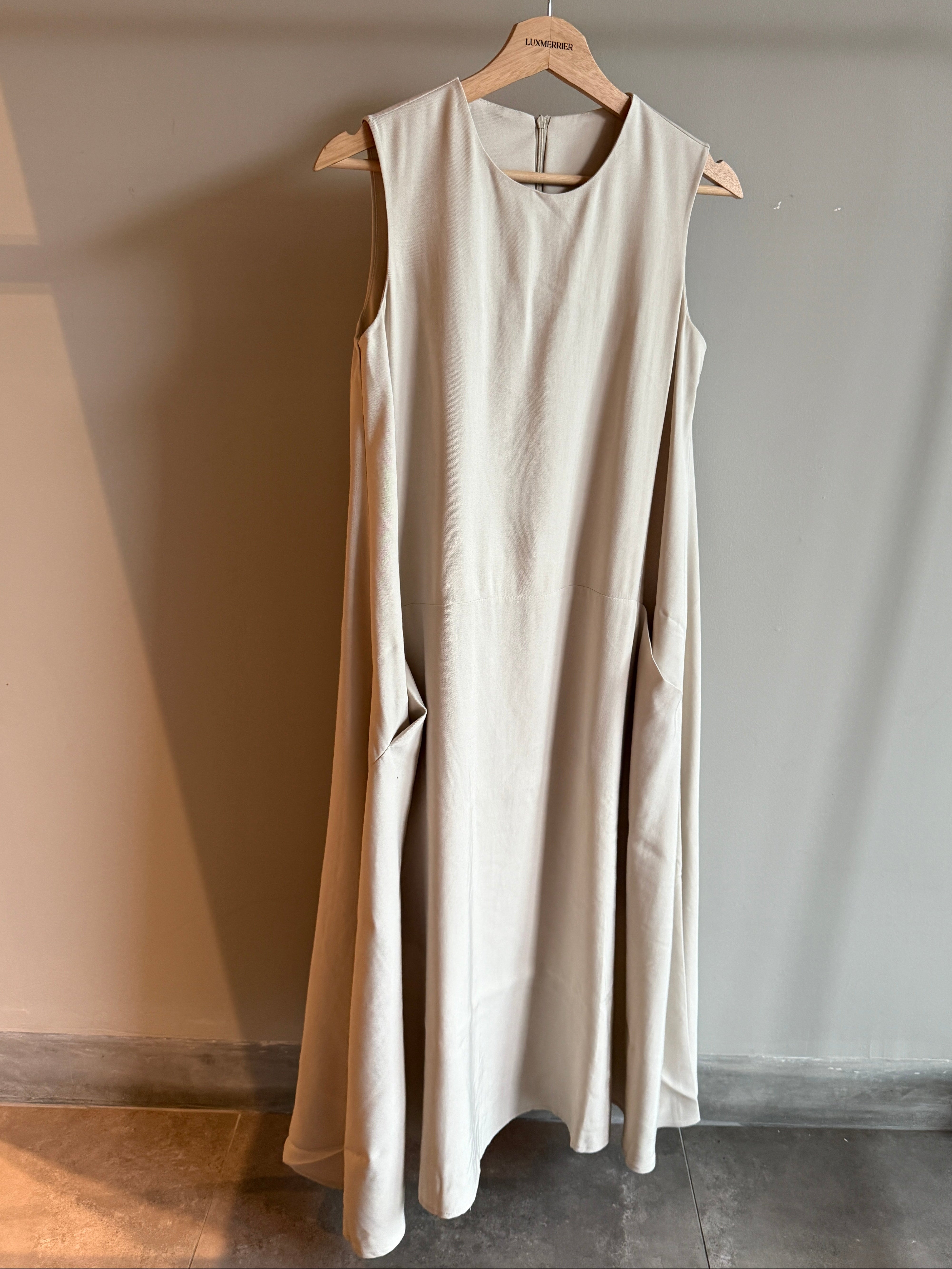 Noa minimalist dress (preorder)