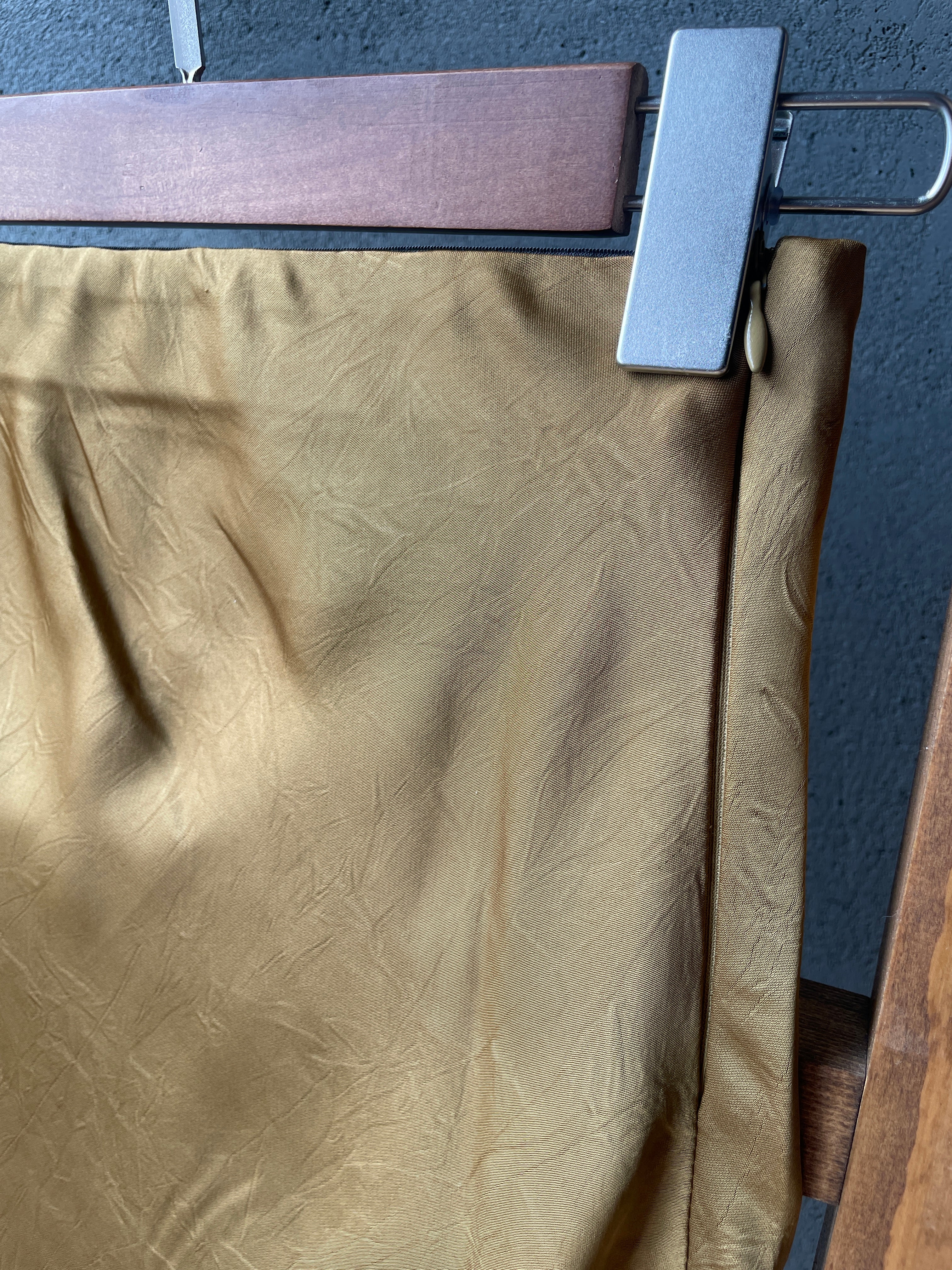 Embossed oriental skirt (PREORDER/ 2 colours)