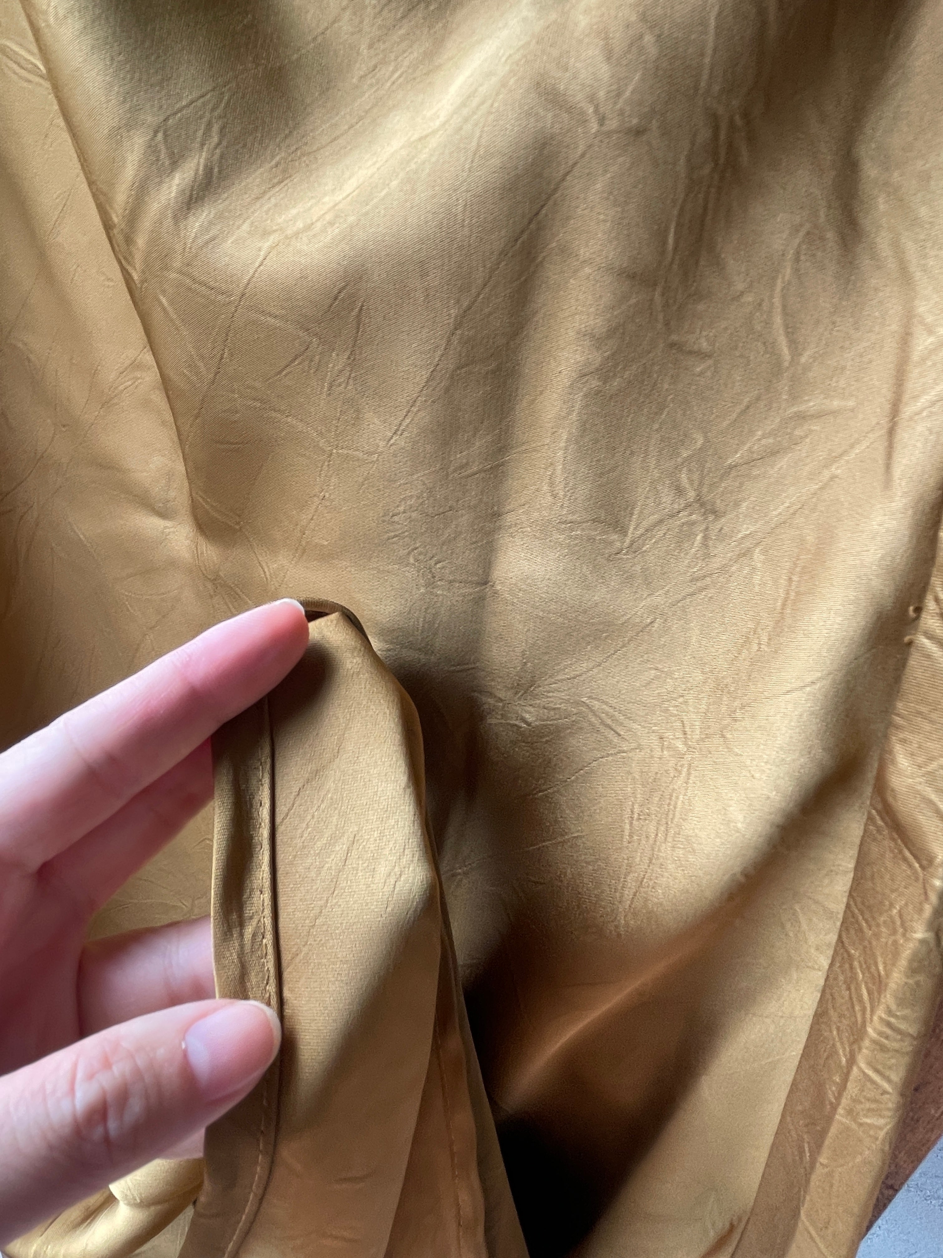 Embossed oriental skirt (PREORDER/ 2 colours)