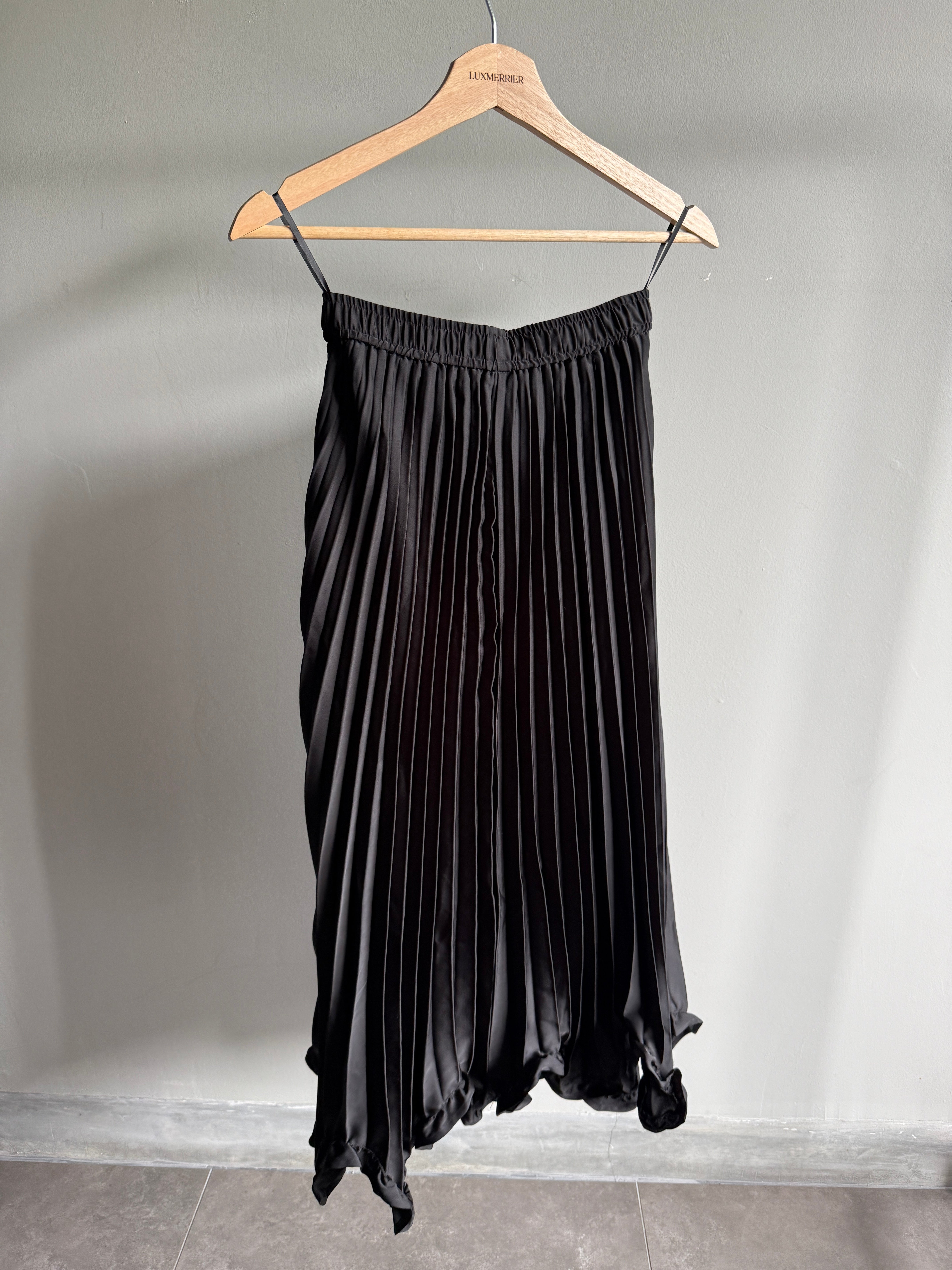 Twirl pleated skirt (preorder)