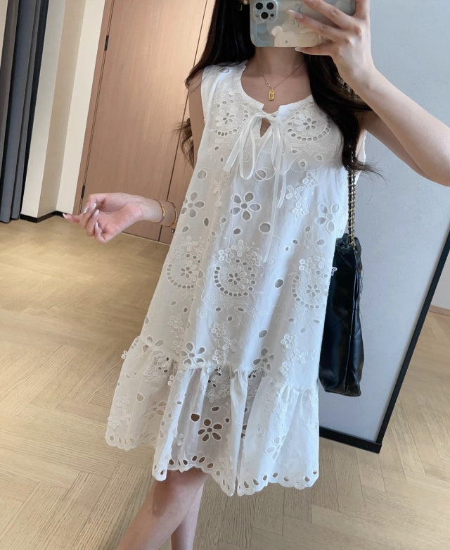 Eyelet dress (preorder)