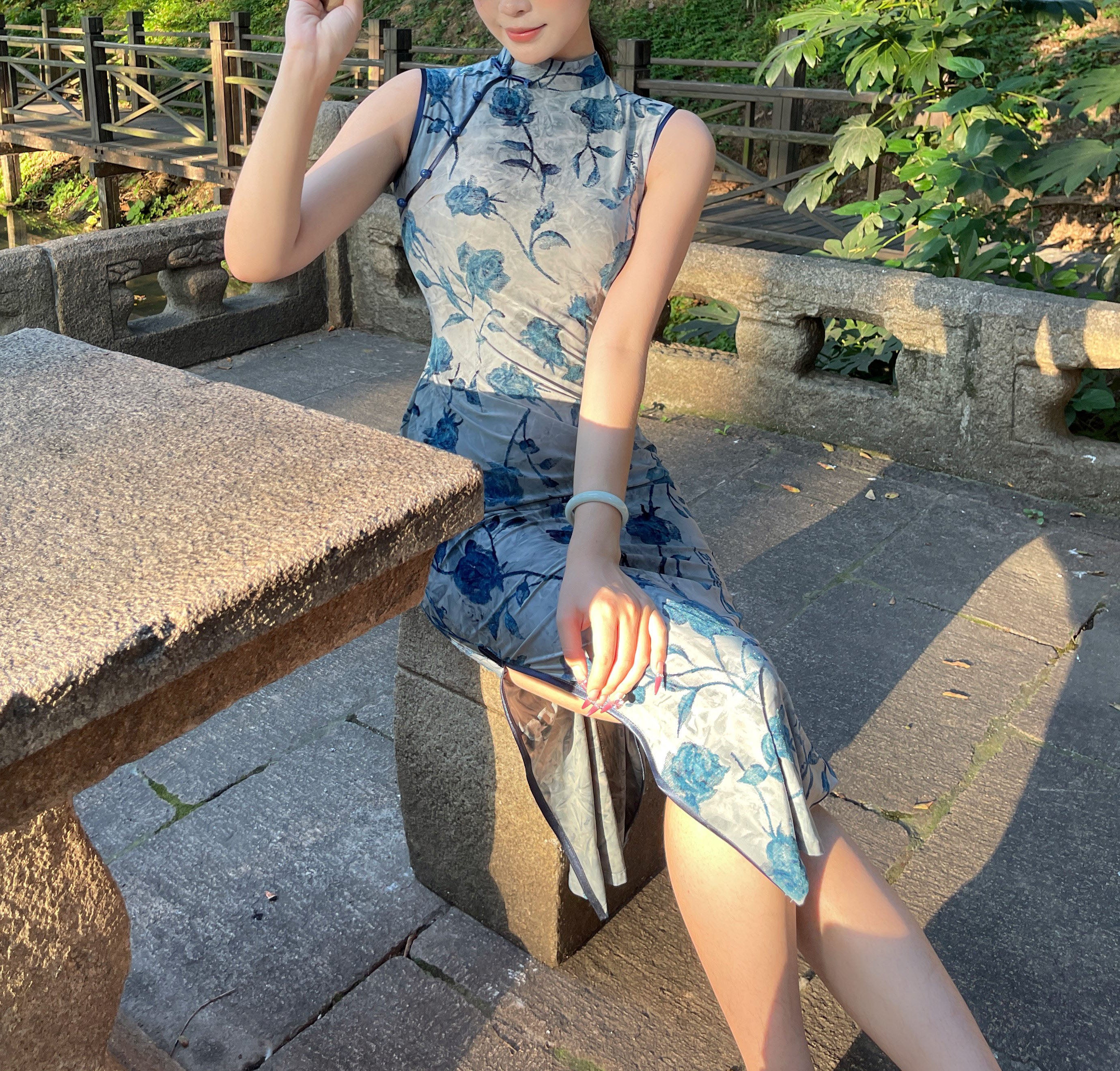 Indigo cheongsam (preorder)