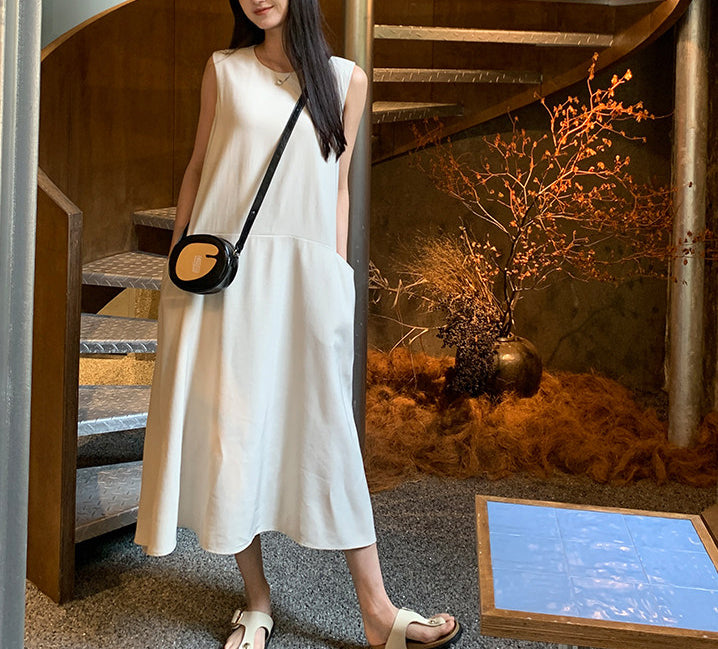 Noa minimalist dress (preorder)