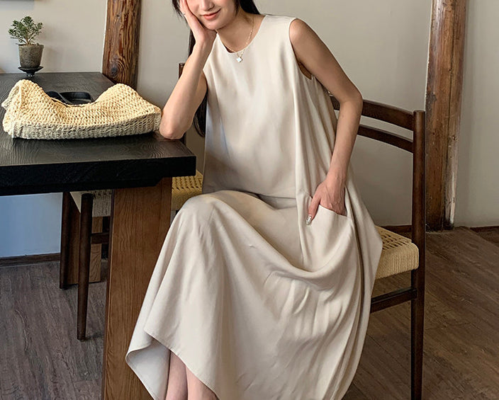 Noa minimalist dress (preorder)