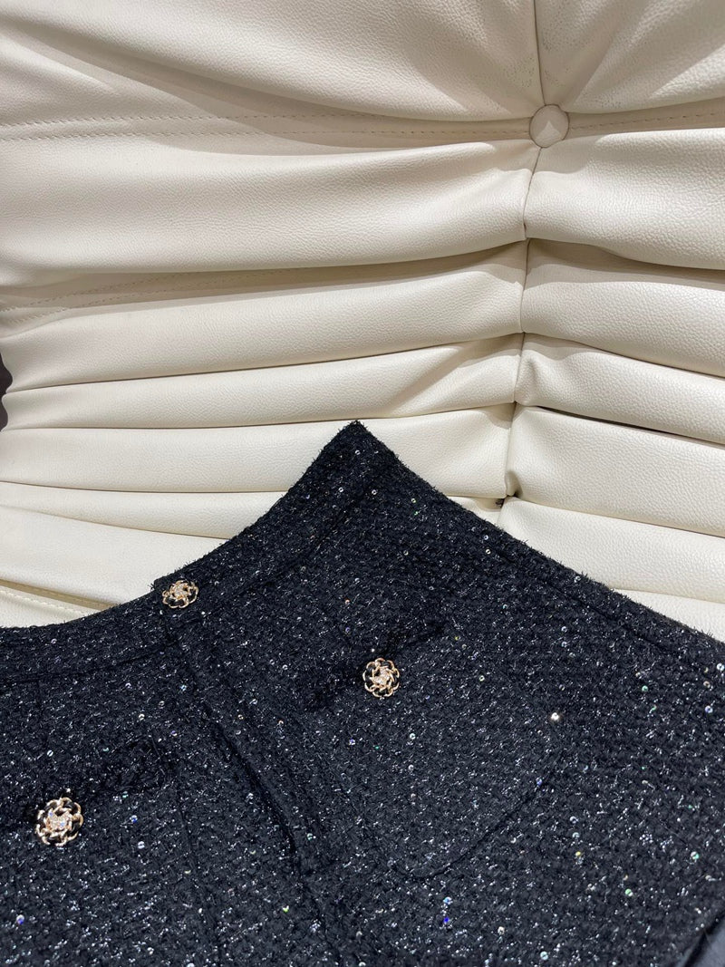 Camelia shorts (ready stock in M)