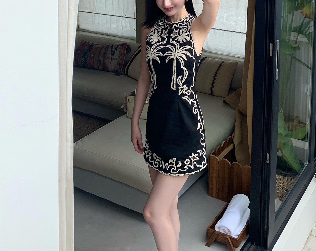 Estelle dress (ready stock in white (M)/ 2 colours)