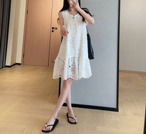 Eyelet dress (preorder)