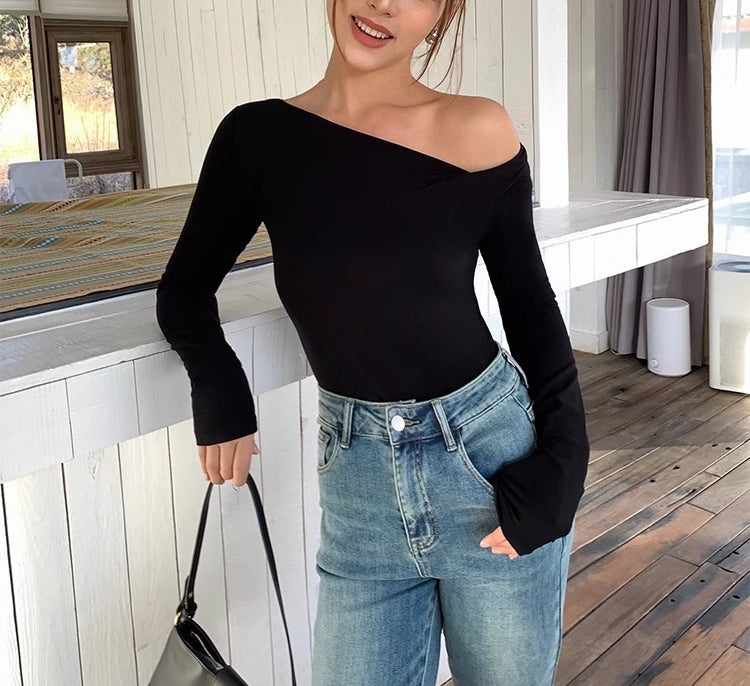 French top (ready stock in white (M)/ 2 colours)