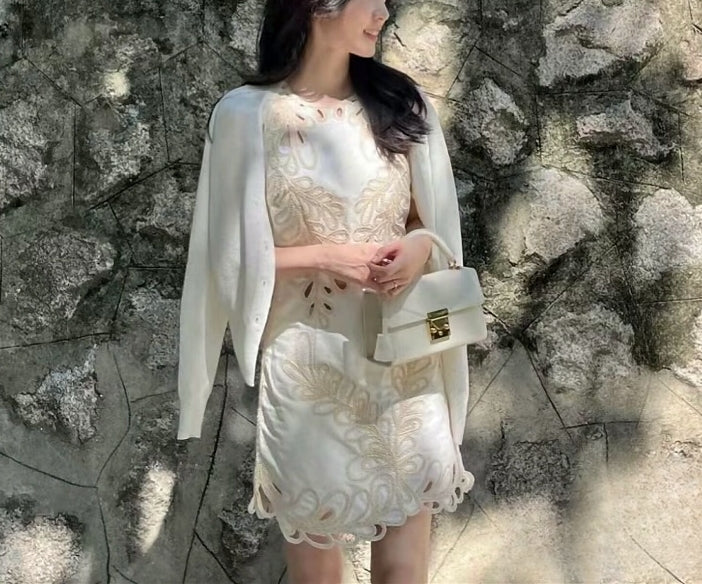 Estelle dress (ready stock in white (M)/ 2 colours)