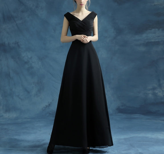 Genovia off shoulder gown (ready stock in S)