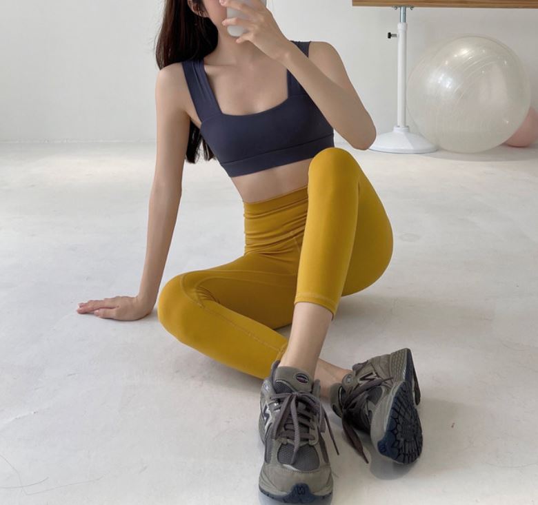 Vivi Sports Bra (ready stock in pink (S))/ 3 colours)