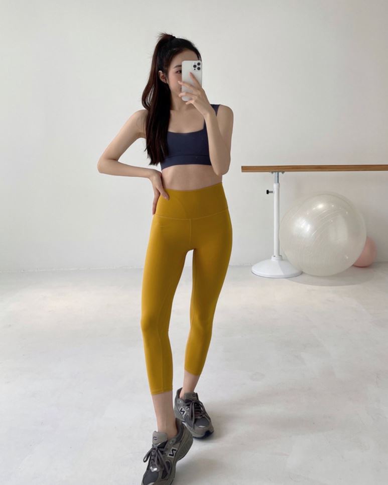 Vivi Sports Bra (ready stock in pink (S))/ 3 colours)