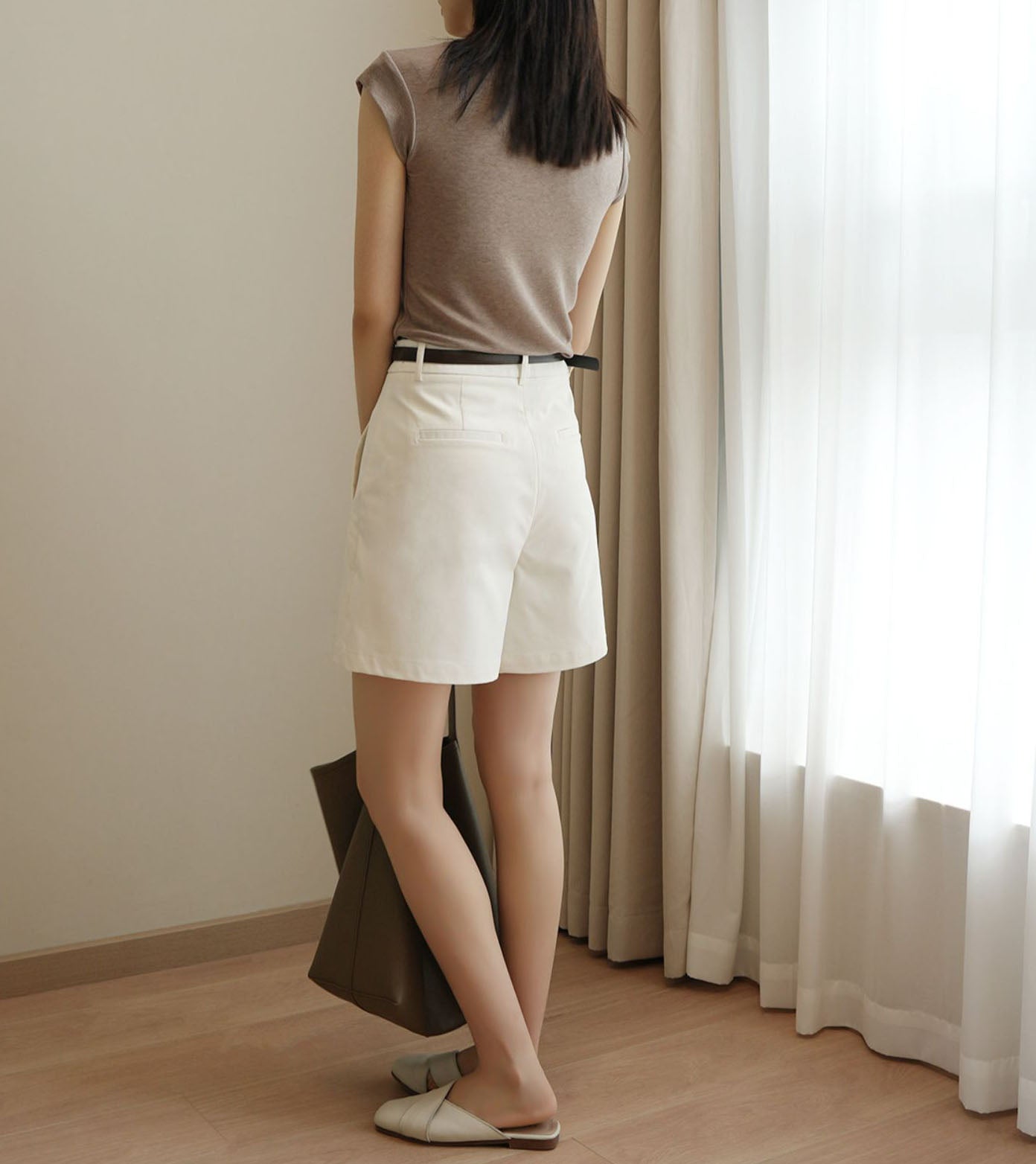 Ease bermuda shorts (preorder/ 3 colours)