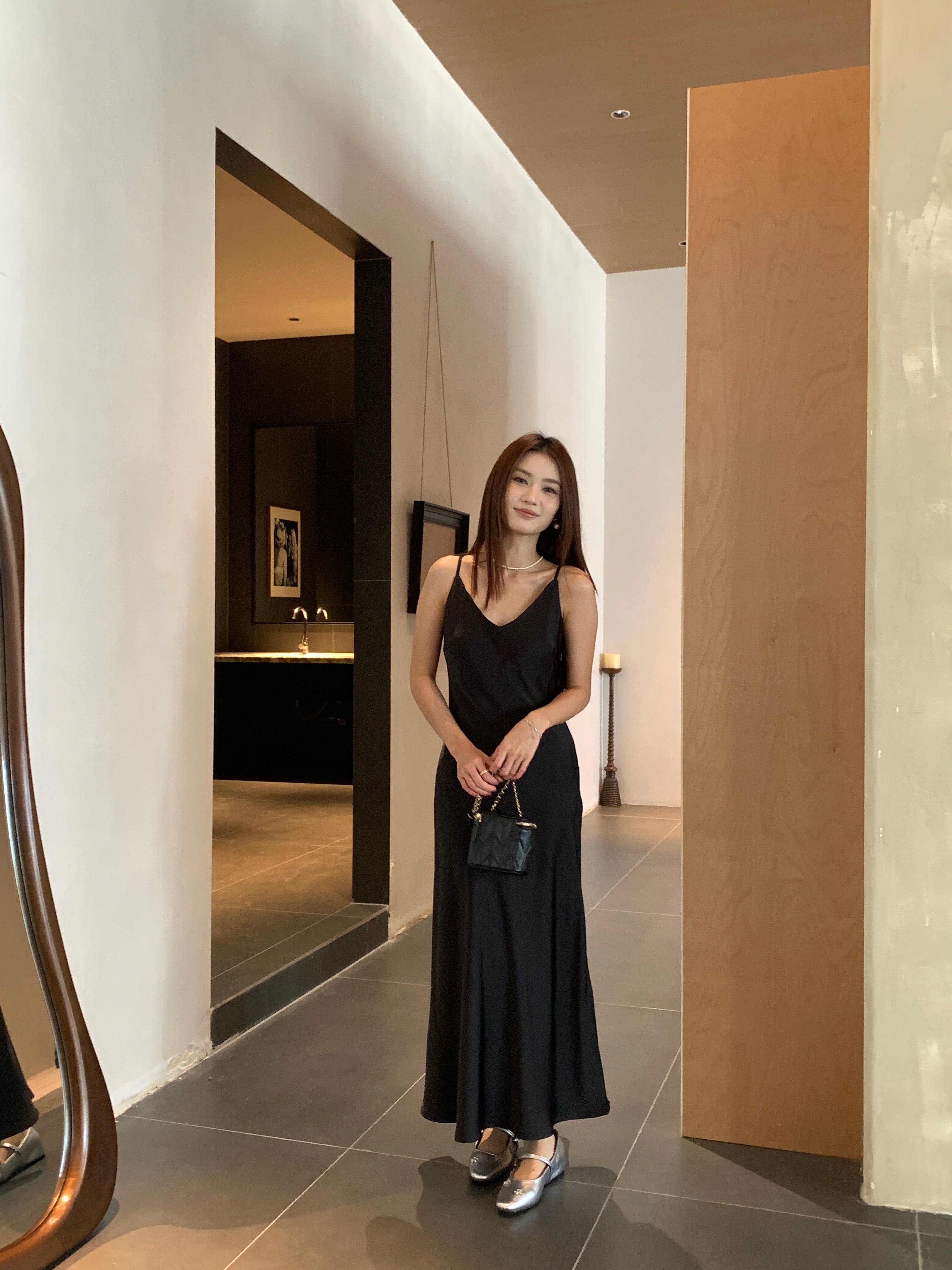 Base satin dress (ready stock in black (M)/ 3 colours)