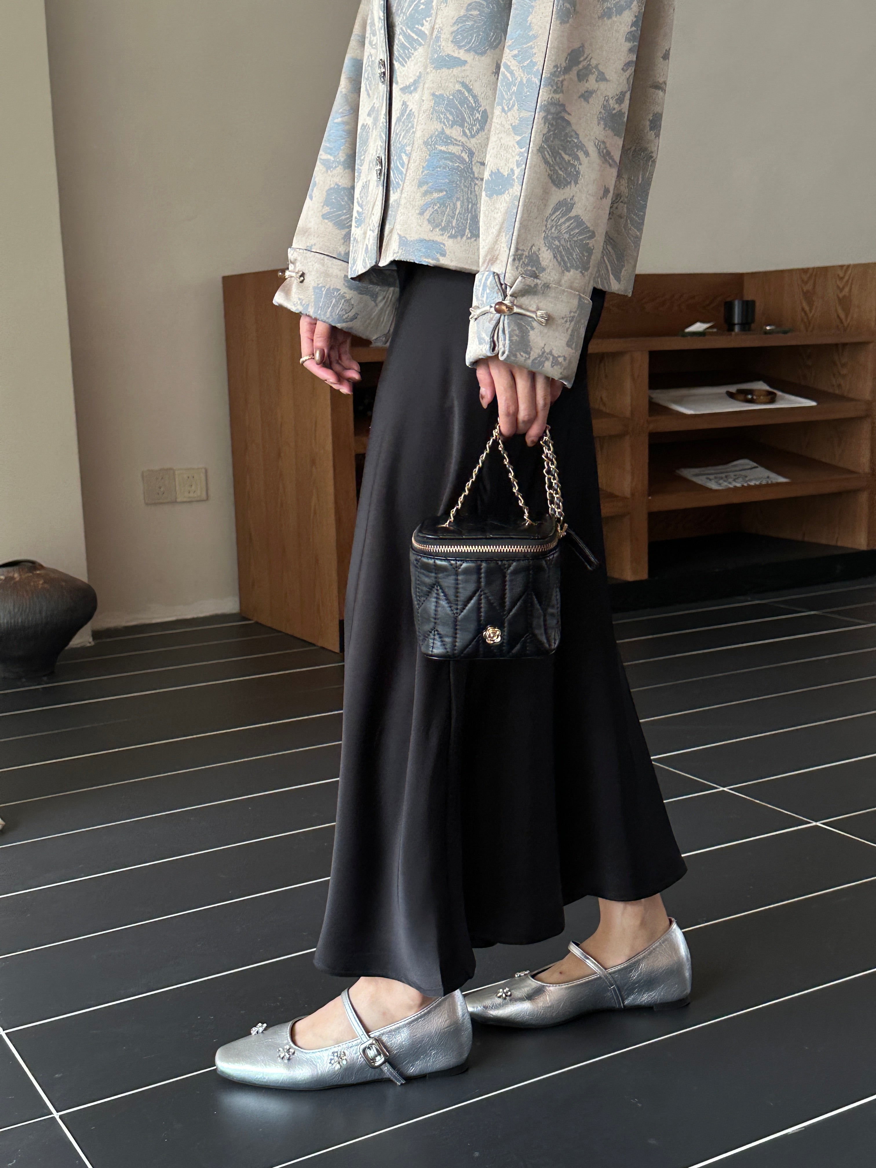 Base satin dress (ready stock in black (M)/ 3 colours)