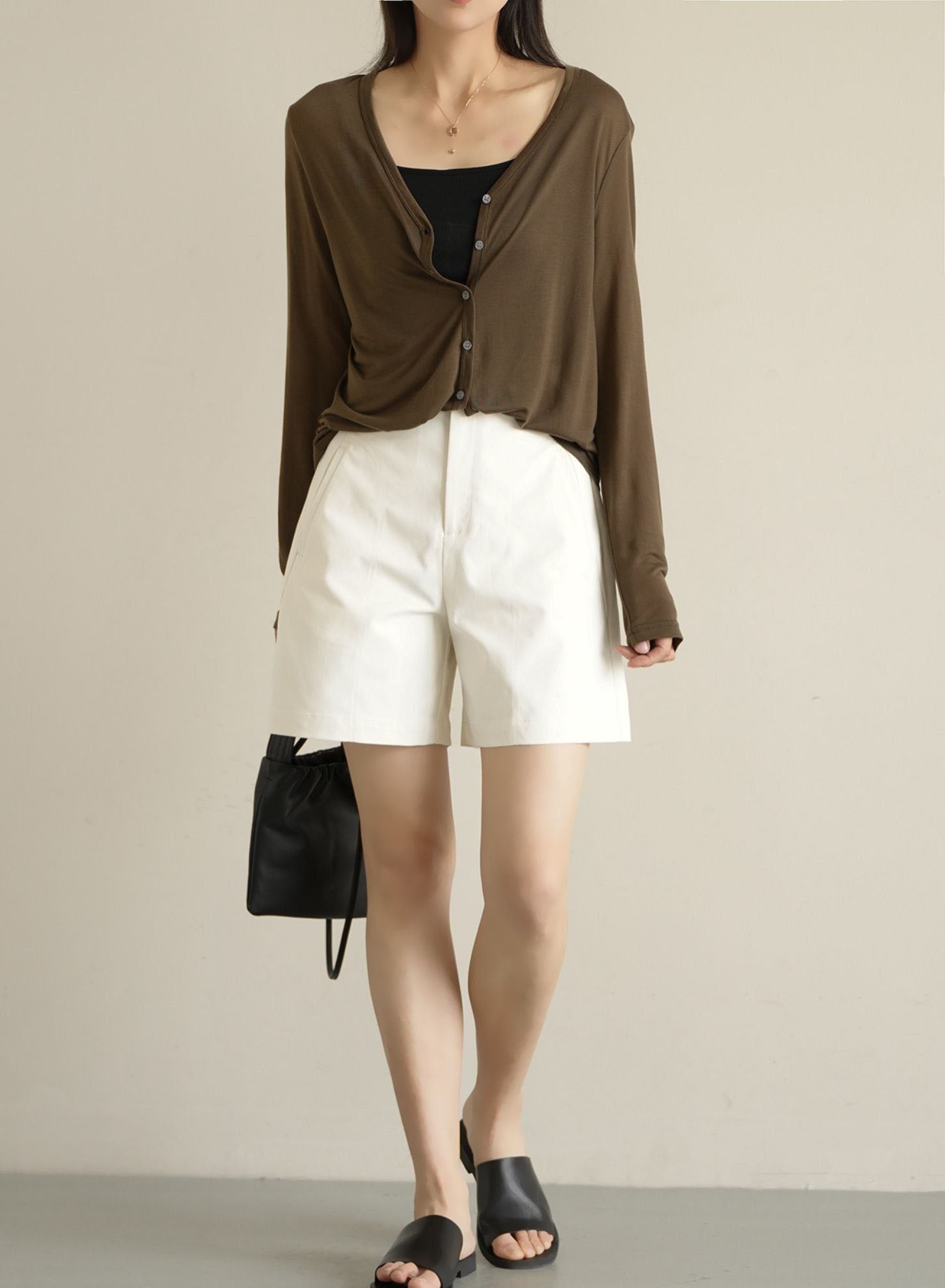 Ease bermuda shorts (preorder/ 3 colours)