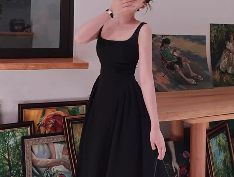 Noir dress (preorder)