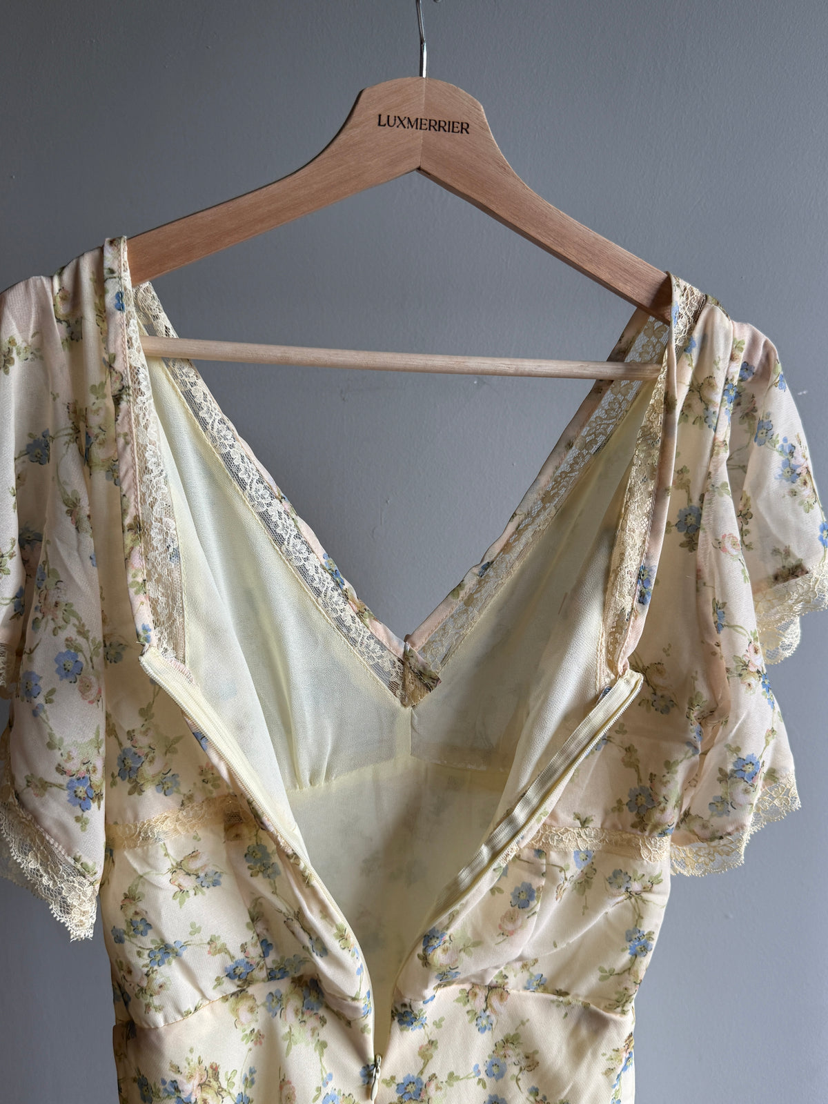 Laurette floral dress (preorder/ 2 colours)