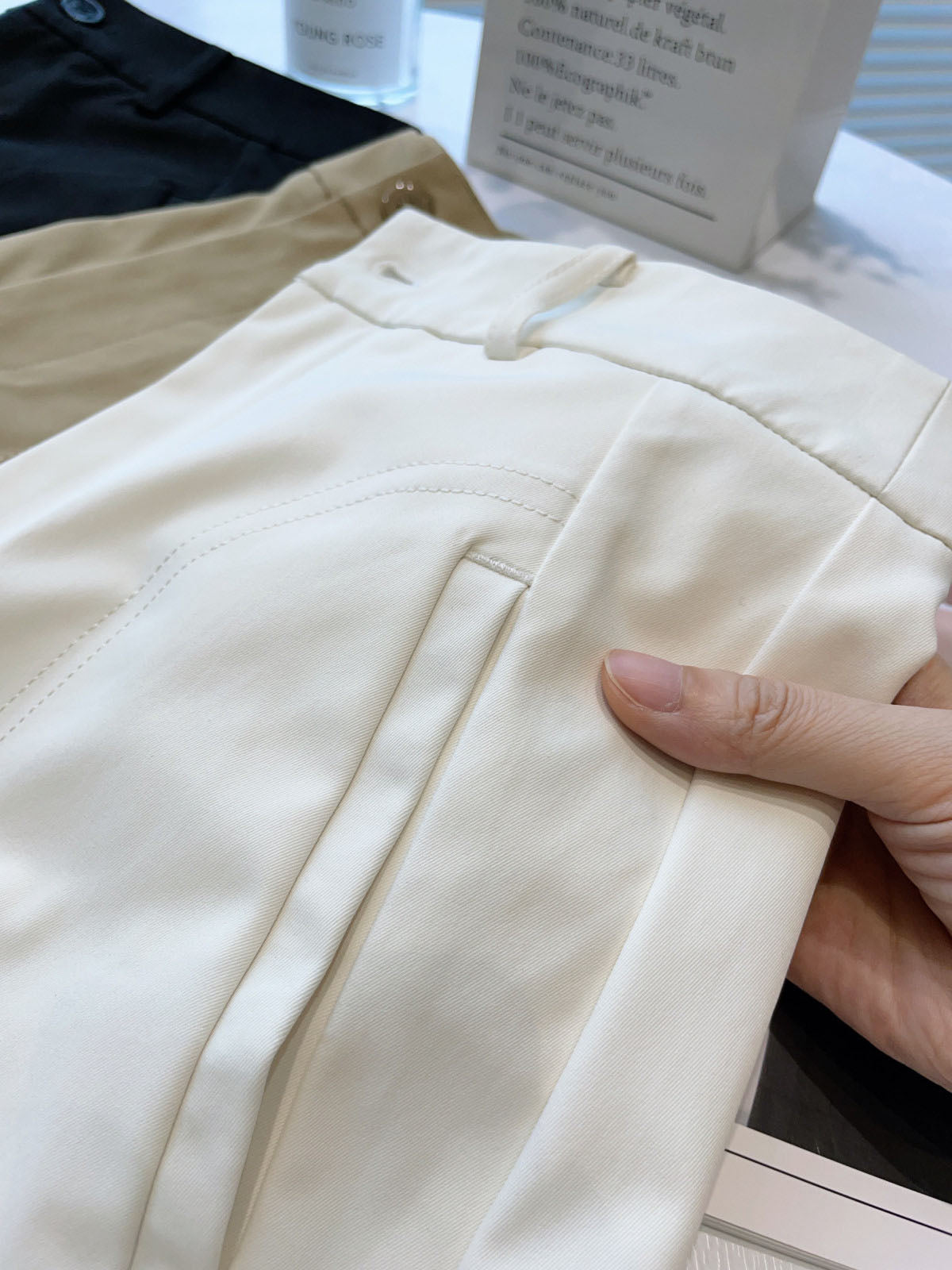 Ease bermuda shorts (preorder/ 3 colours)