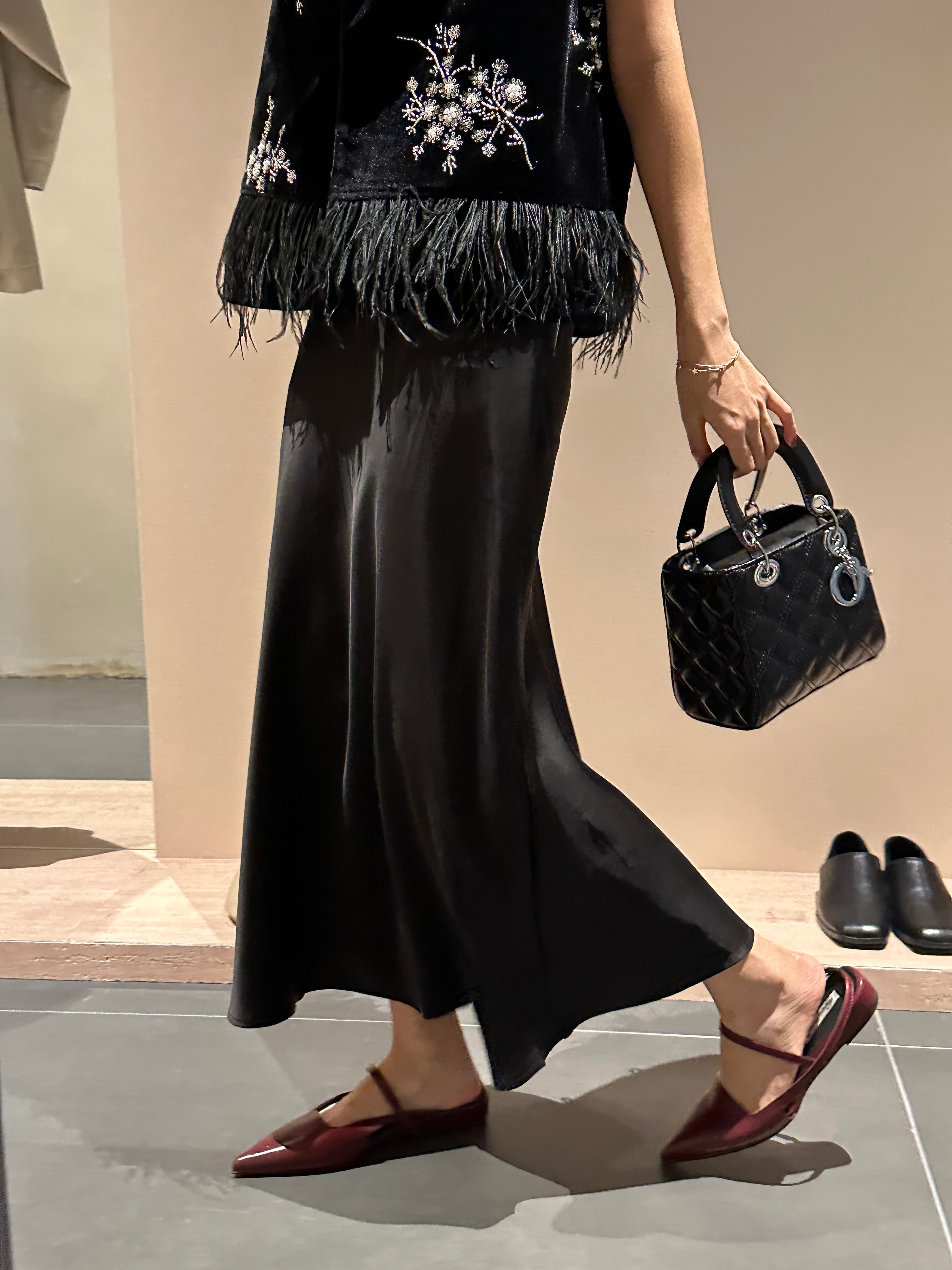 Base satin dress (ready stock in black (M)/ 3 colours)