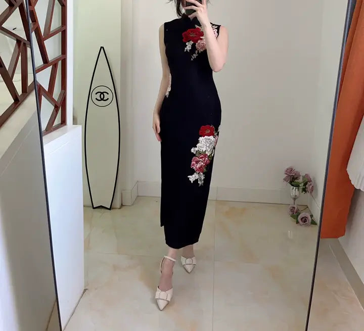 Crimson floral cheongsam (preorder)