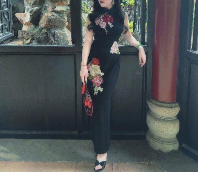 Crimson floral cheongsam (preorder)