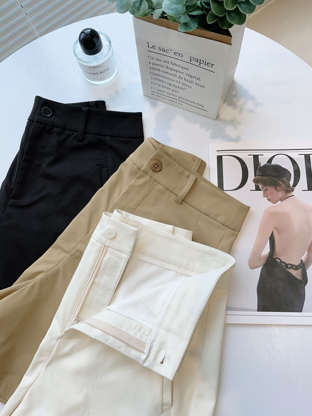Ease bermuda shorts (preorder/ 3 colours)