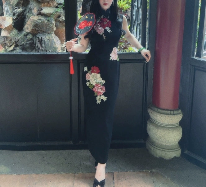 Crimson floral cheongsam (preorder)