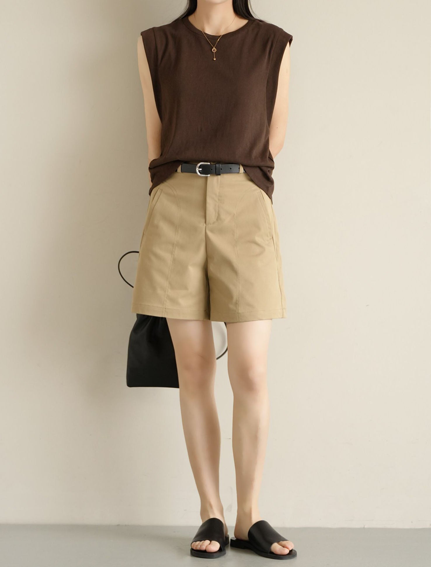 Ease bermuda shorts (preorder/ 3 colours)